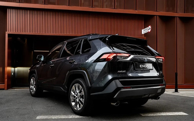 Toyota RAV4 cena 188000 przebieg: 33000, rok produkcji 2021 z Piaski małe 352